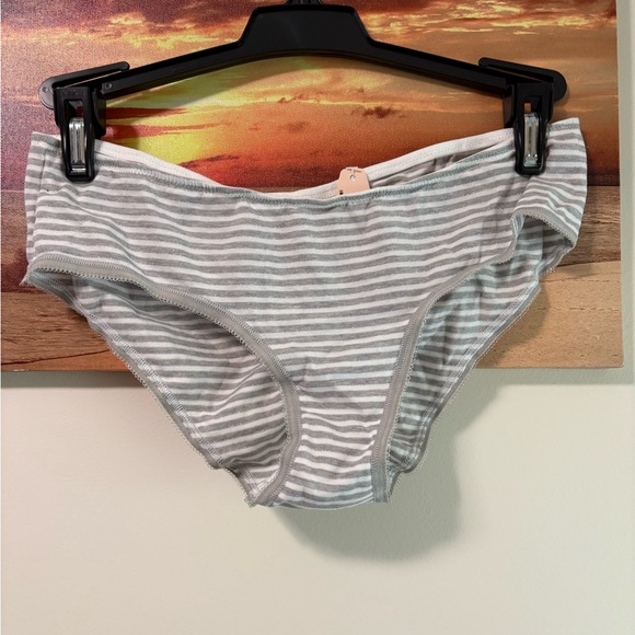 VS Gray and White Striped shimmer cotton hip hugger ruched butt underwear lowest - Picture 1 of 4